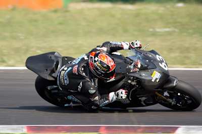 Mika Kallio macht auch auf einem Superbike eine gute Figur