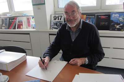 Büsing war Autor zahlreicher Fachbücher