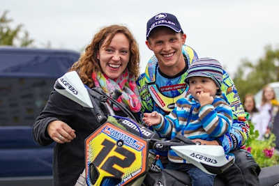 Bernd Hiemer mit Frau und Sohn