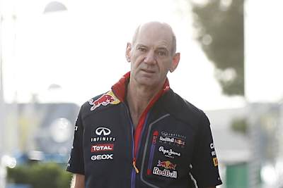 Adrian Newey auf dem Weg zur Arbeit