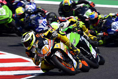 Jan-Ole Jähnig (41) führte die Supersport-300-Meute an