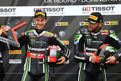 Jonathan Rea (li.) gegen Tom Sykes: Noch herrscht Ruhe bei Kawasaki