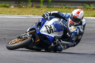 Matej Smrz strapaziert seine Yamaha