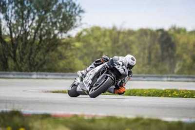 Mika Kallio beim eisigen KTM-Test in Brünn