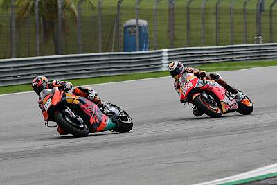 Mika Kallio vor Jorge Lorenzo