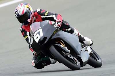 Karel Hanika testete mit dem Team Ariane Racing in Valencia