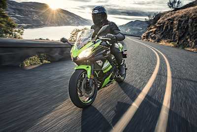 Bequem sitzen und trotzdem aggressiv daherkommen, das geht mit der neuen Kawasaki Ninja 650
