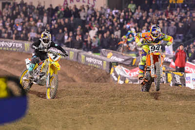 Die Entscheidung: Der aufrückende James Stewart (7) strauchelt in den Whoops, Ken Roczens Weg zum Sieg ist frei