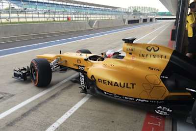 Das ist neu: Ein 2012er Lotus E20 im Gelb von Renault