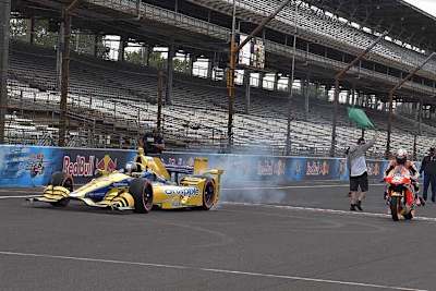 IndyCar vs. MotoGP-Bike