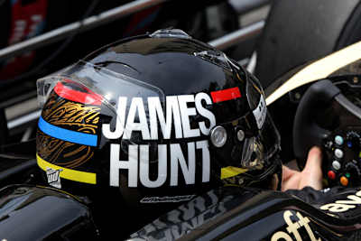 Welcher Formel-1-Fan freute sich denn nicht über die Wiederbelebung des unvergleichlichen Helmdesigns von James Hunt durch Kimi Räikkönen anno 2012 in Monaco?