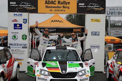 Die Wasserballer und Sieger Frank Christian (li.) und Fabian Kreim