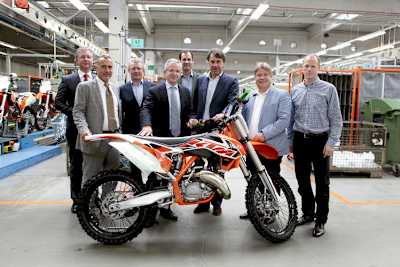 KTM lud die Bänker zur Firmenbesichtigung ein