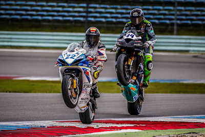 Lahti (vorne) feiert sein erstes IDM Podium