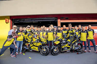 Jack Miller (links) und Danilo Petrucci (rechts) mit ihrem Team