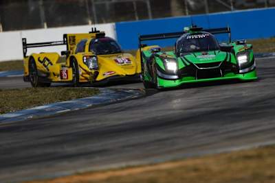 Kampf der Konzepte: DPi (vorn) gegen LMP2