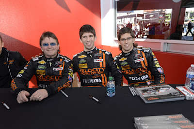 Familienbande: Wayne Taylor mit seinen Söhnen Ricky und Jordan