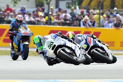 Eugene Laverty kämpft gegen Héctor Barberá um den Platz als bester Ducati-Pilot