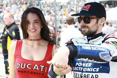 Eugene Laverty mit Frau Pippa als Grid Girl