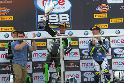 BSB Donington Podium Lauf 1 - Luke Mossey, Leon Haslam und Christian Iddon (v.l.)