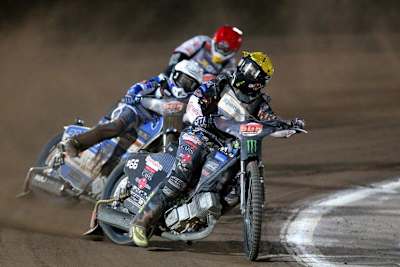 Fredrik Lindgren (vorne) gewann den Malilla-GP