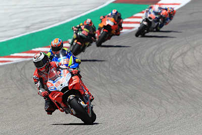 Mühsames Rennen: Lorenzo (99) vor Rins, Syahrin, Smith & Co.