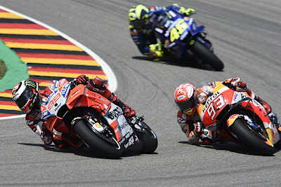 Sachsenring-GP: Lorenzo (99) führt noch vor Márquez und Rossi