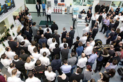 Renault-Chef Carlos Ghosn gab grünes Licht, in Enstone knallten die Korken