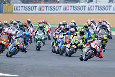 Tom Lüthis (12) Ausgangslage nach dem Start war ideal