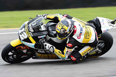 Tom Lüthi auf der Kalex des Teams Garage Plus Interwetten