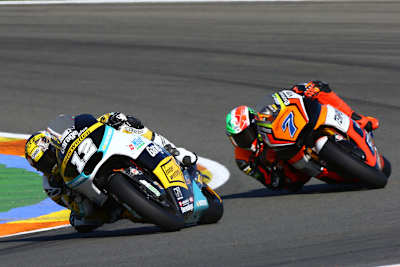 Valencia-GP: Tom Lüthi (12) vor Lorenzo Baldassarri (7)