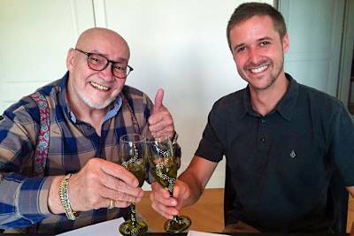 Teambesitzer Marc van der Straten mit Tom Lüthi