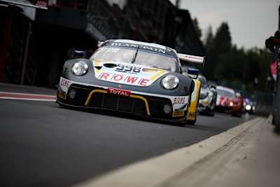 Der Rowe-Porsche 911 GT3 R führt die 24h von Spa-Francorchamps an