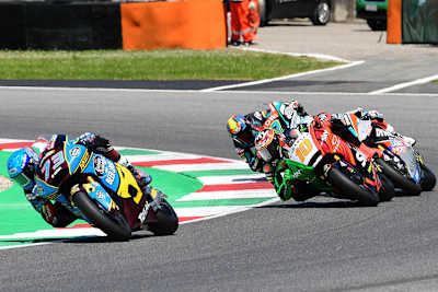 Sieger Alex Márquez vor Luca Marini (10) und dem Intact-Duo