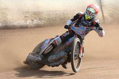 Mathias Schultz (vorne) soll den Titel nach Stralsund holen