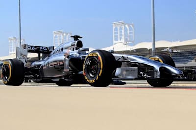 Der McLaren MP4-29 in der Sonne von Bahrain