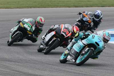 Im Rennen: John McPhee (ganz hinten) jagt Efren Vazquez (7), Suzuki und Kornfeil