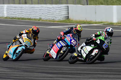 Spannende Fights: McPhee (17) vor Bezzecchi (12) und Rodrigo (19)