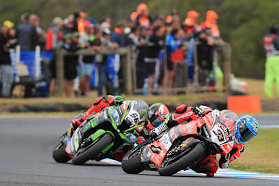 Überraschung im 1. Lauf: Melandri siegte vor Sykes