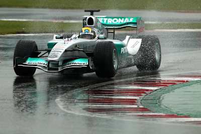 Der als Mercedes getarnte Honda