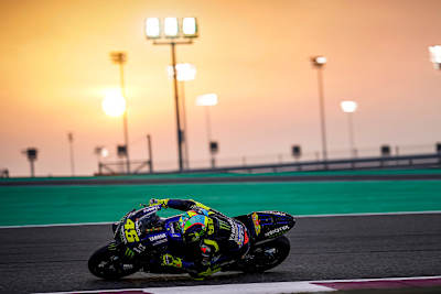 Valentino Rossi im Flutlicht von Losail: Am Sonntag fährt kein MotoGP-Pilot