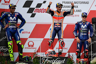 Marc Márquez siehte vor Rossi und Viñales