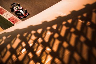 In Abu Dhabi machte sich Mick mit dem F2-Auto vertraut