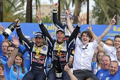 Die Spanien-Sieger werden gefeiert