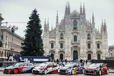Die WM-Stars vor dem Mailänder Dom