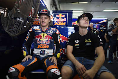 Der alte Weltmeister Maverick Vinales (rechts) neben Titelanwärter Jack Miller (li.) 