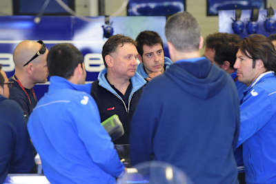 Trevor Morris von ExternPro (Bildmitte)