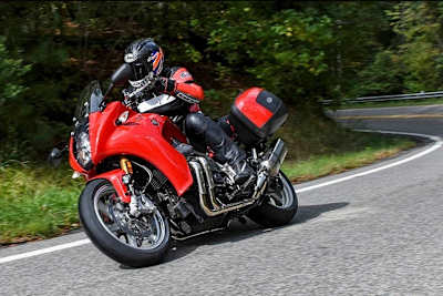 Motus MST: Hubraum statt Hightech