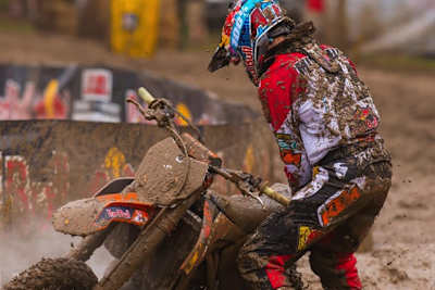 Im Trainig war Marvin Musquin noch in einem tiefen Schlammloch versunken
