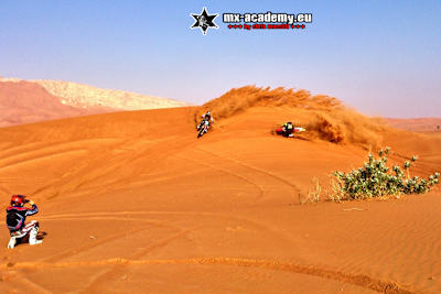 Eine naheliegende Idee: Sandsurfen in Dubai mit der MX-Academy